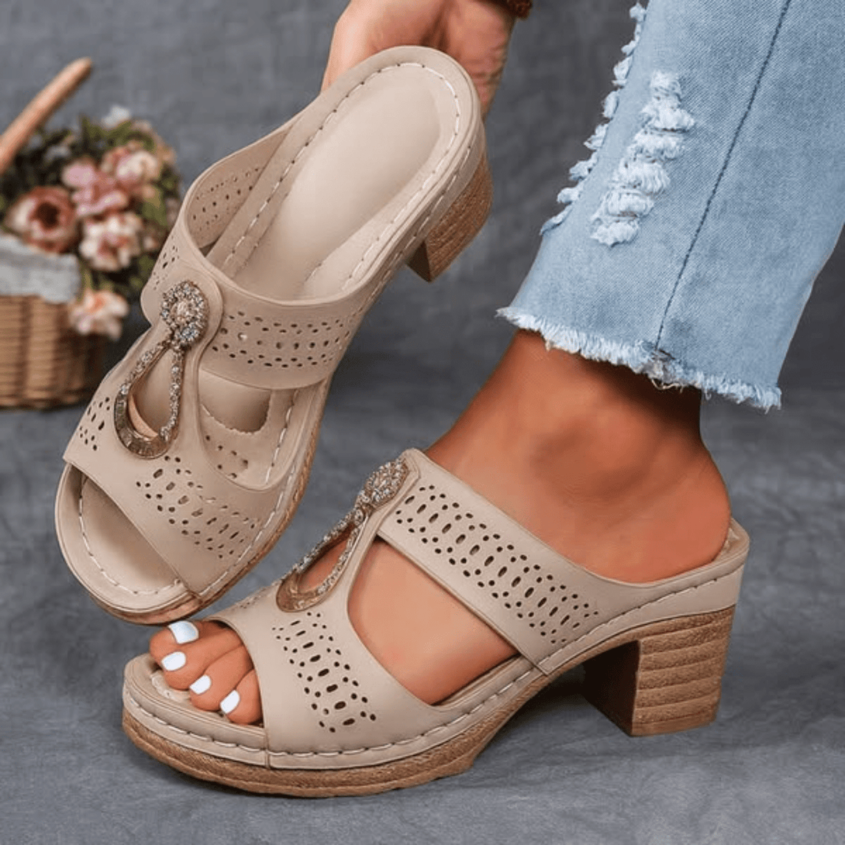 Thea | Women's Synthetic Contoured Sandal