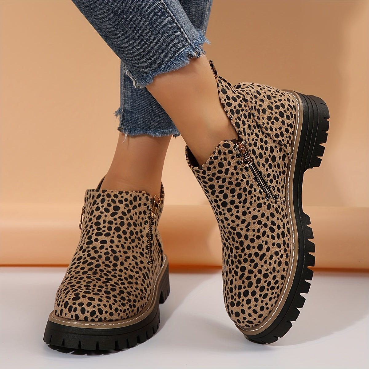 Pilar | Women's Zip Grooved Ankle Boot