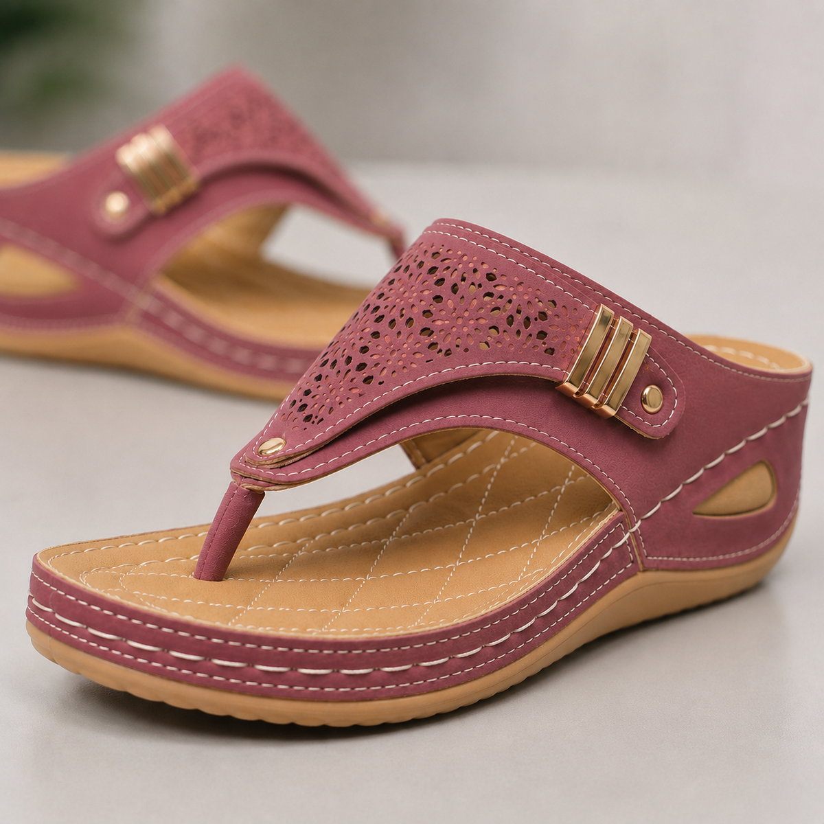 Christel | Women's Flat Contoured Sandal