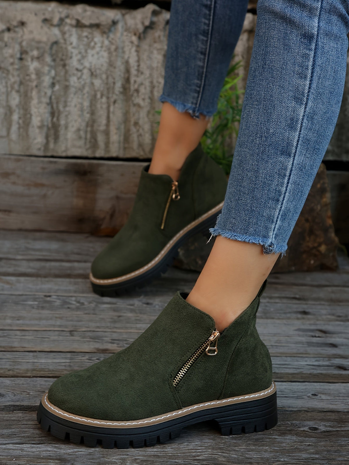 Pilar | Women's Zip Grooved Ankle Boot