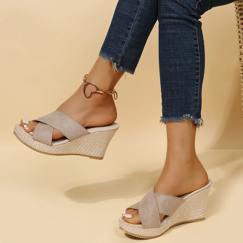 Martina | Women's Textured Synthetic Slipper